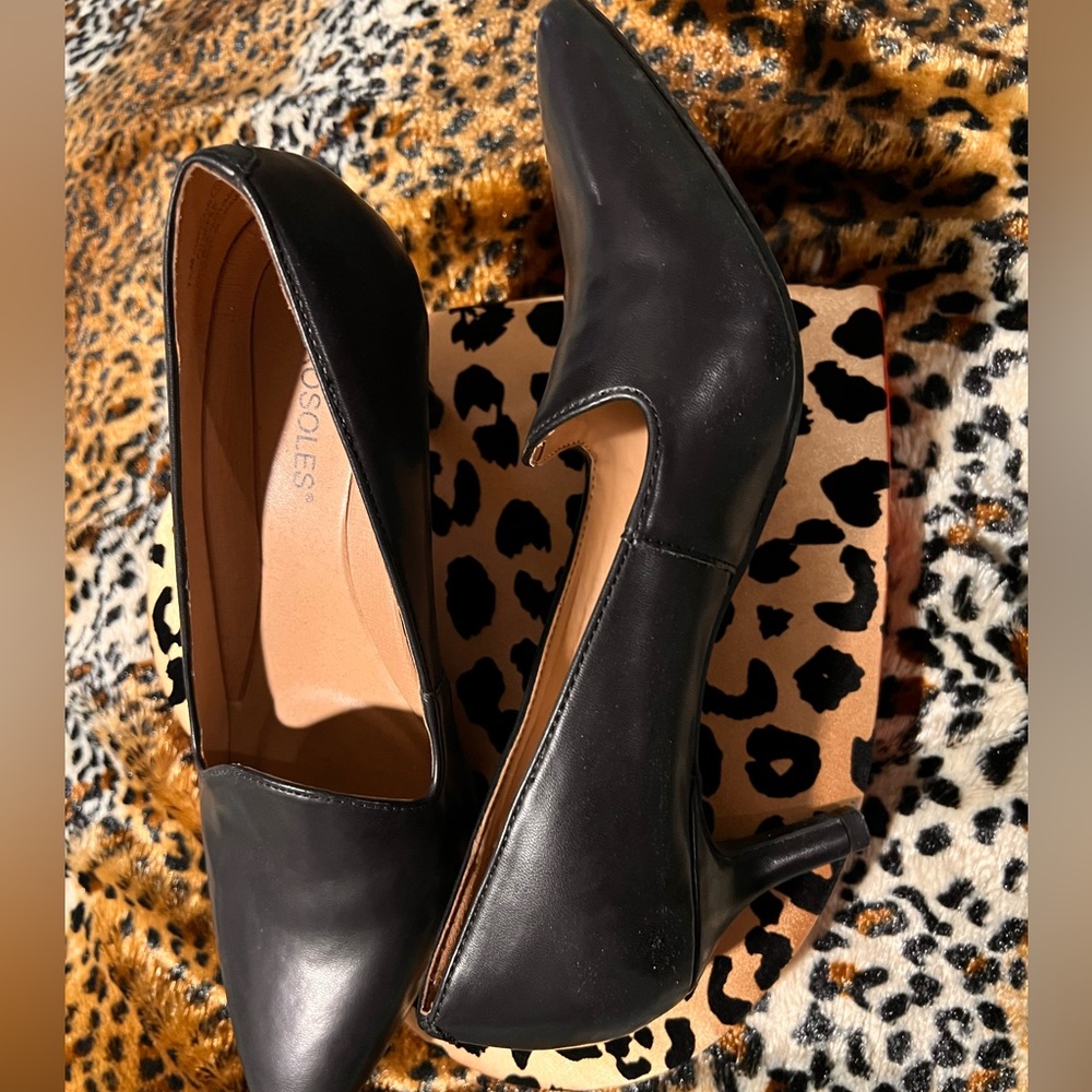 Black comfy shoes